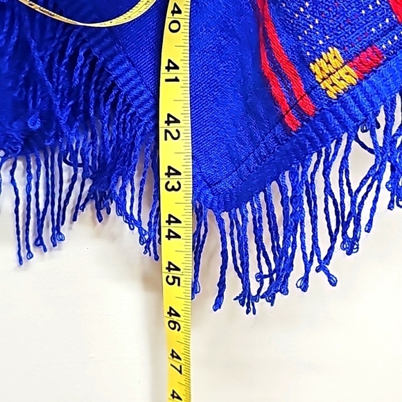 Guarda Pampas Inca poncho, red blue yellow, v-neck, fringe, feels like wool - Picture 7 of 8